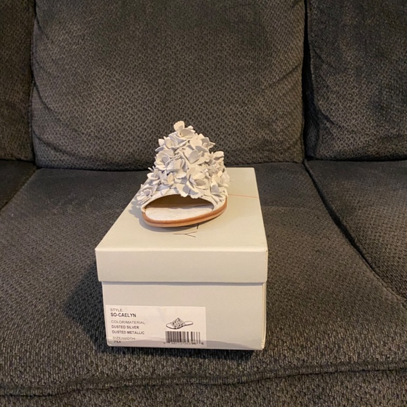 Sandals - Picture 2 of 4